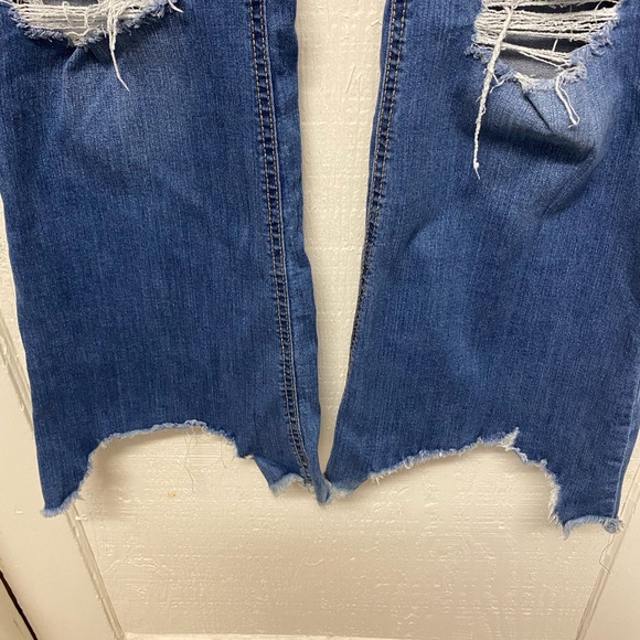 Rewash Women's High Rise fit and Flare Raw Edge Medium Wash Torn Hem Jeans 13/31 - Picture 5 of 10